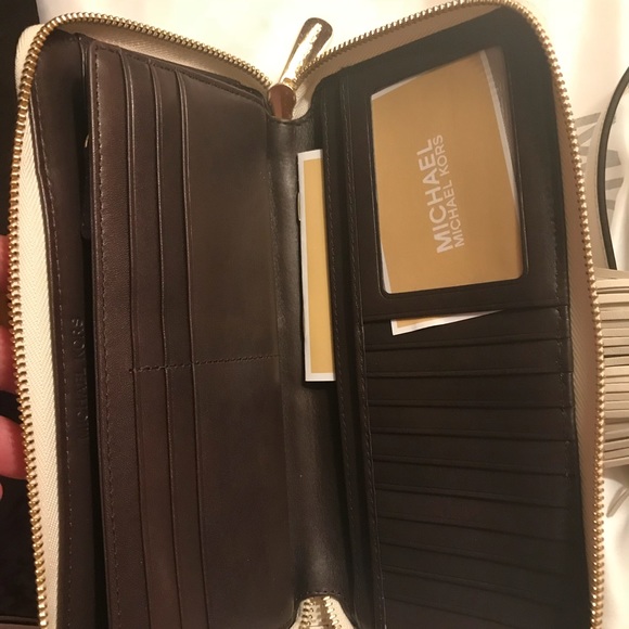 New with tags Michael kors bag and wallet set - Picture 4 of 5